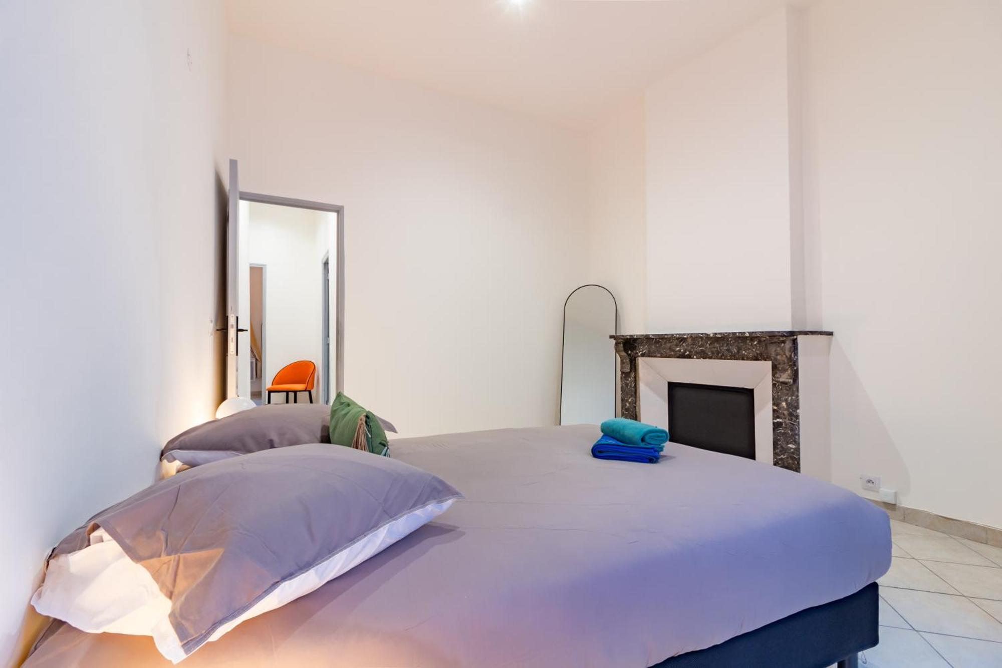 Spacieux Appartement En Plein Coeur De ベジエ エクステリア 写真