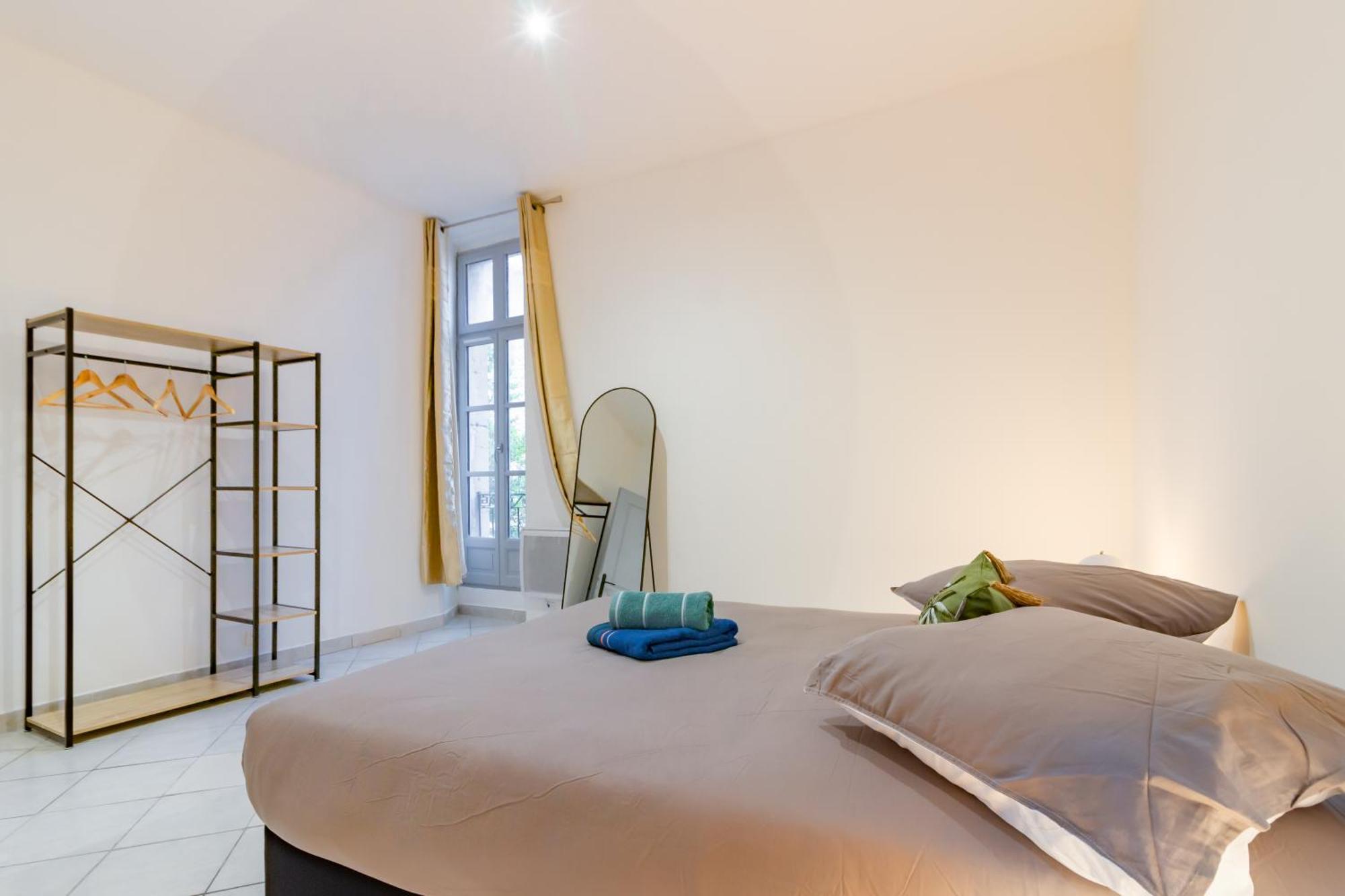 Spacieux Appartement En Plein Coeur De ベジエ エクステリア 写真