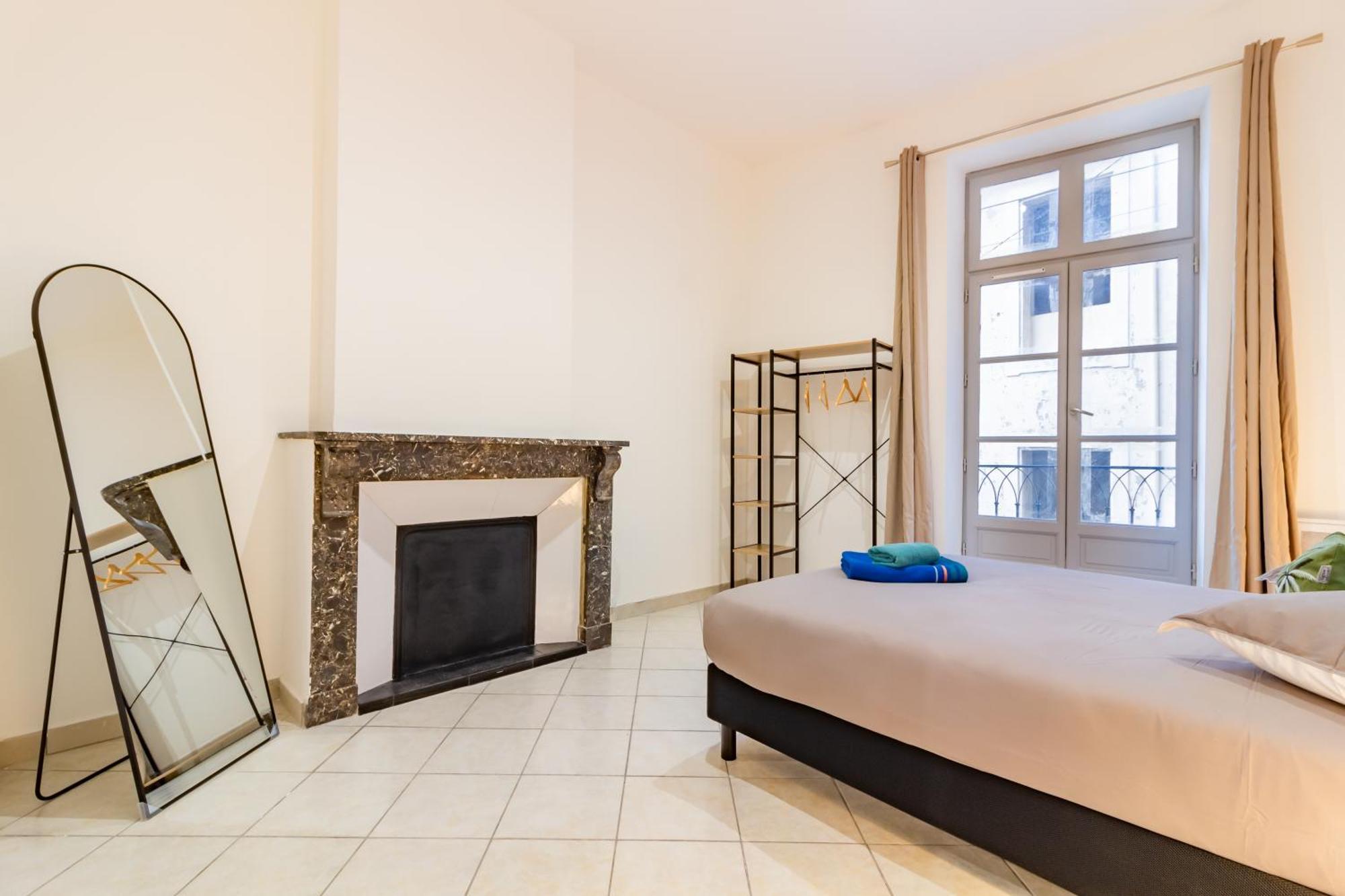 Spacieux Appartement En Plein Coeur De ベジエ エクステリア 写真